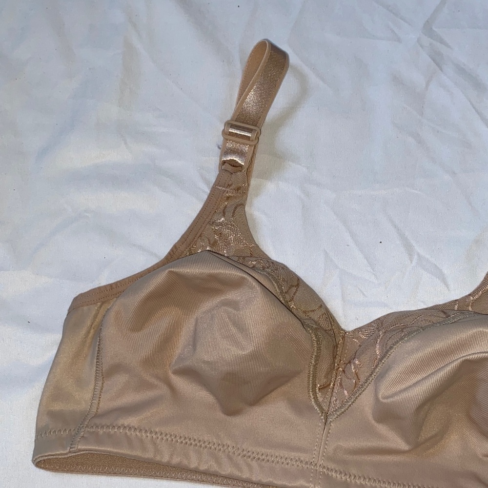 Bali Light Brown Lace Accent Bra - Picture 2 of 15